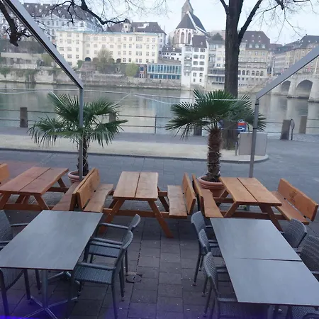 East West Hotel 3*