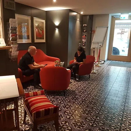 Hotel East West