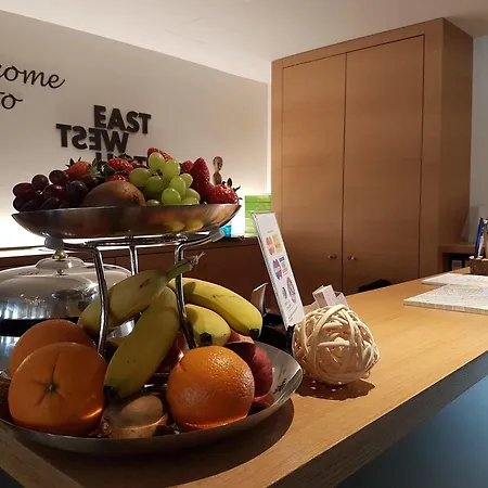 Hotel East West