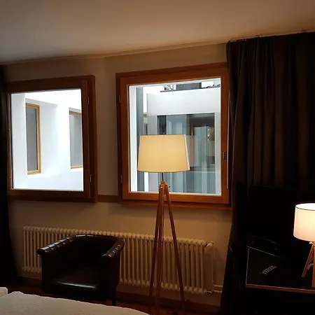 East West Szálloda 3*