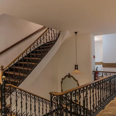 Szálloda East West 3*